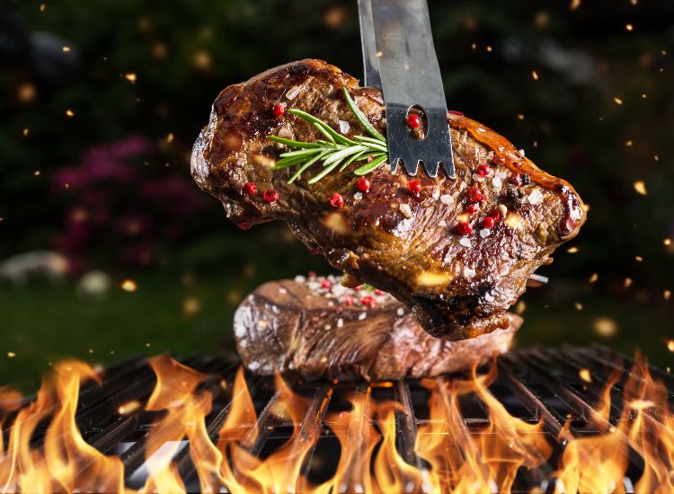 Steak au poivre grillé